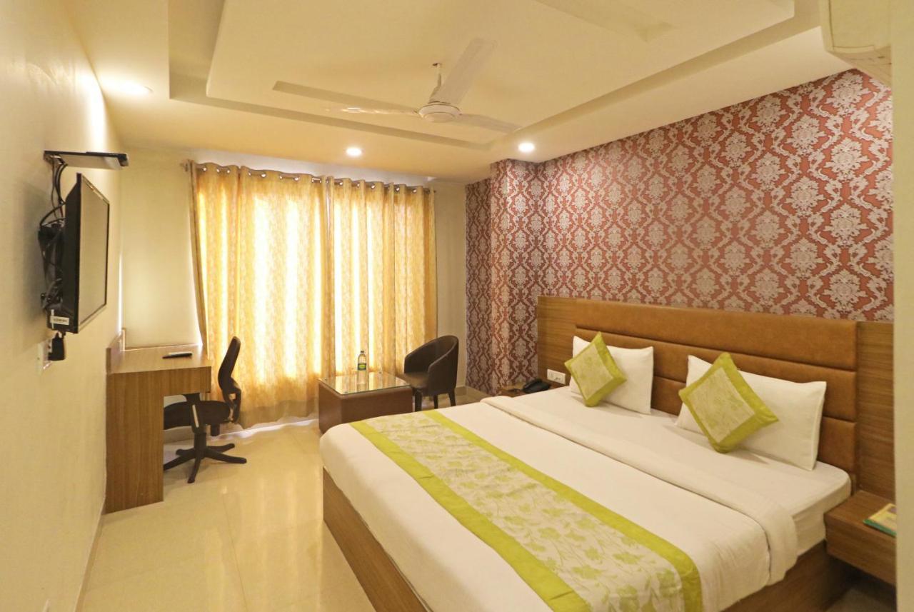 Hotel Ronit Royal Delhi Airport By D'Capitol Ню Делхи Екстериор снимка