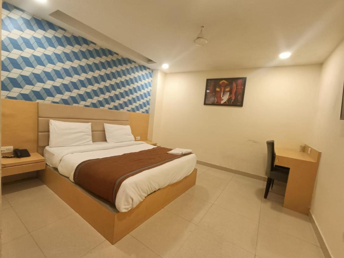 Hotel Ronit Royal Delhi Airport By D'Capitol Ню Делхи Екстериор снимка