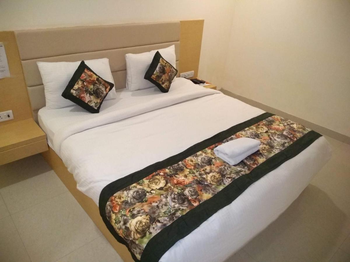Hotel Ronit Royal Delhi Airport By D'Capitol Ню Делхи Екстериор снимка