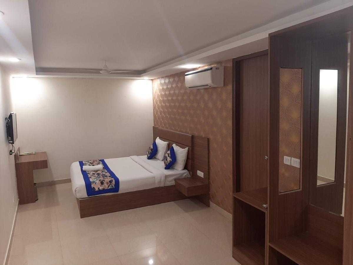 Hotel Ronit Royal Delhi Airport By D'Capitol Ню Делхи Екстериор снимка