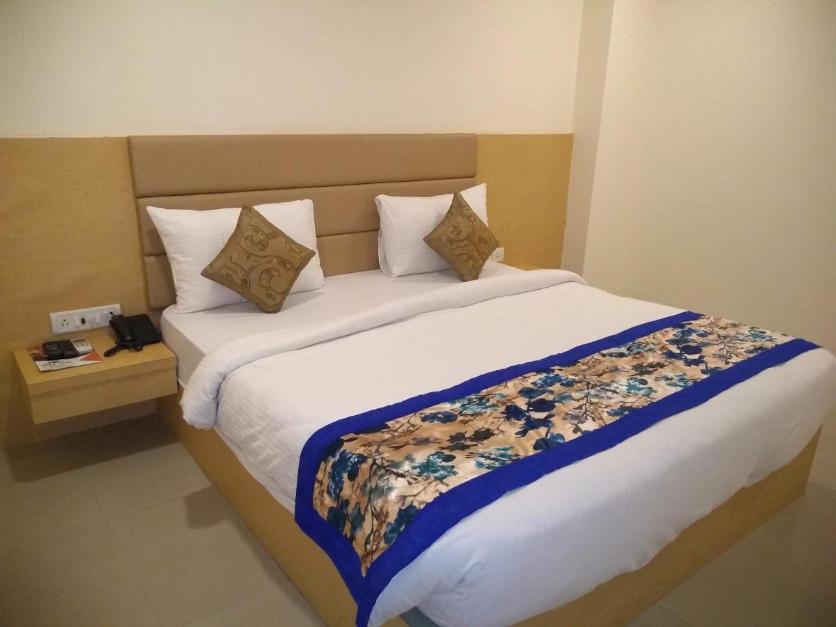 Hotel Ronit Royal Delhi Airport By D'Capitol Ню Делхи Екстериор снимка