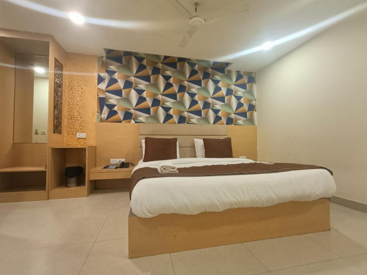 Hotel Ronit Royal Delhi Airport By D'Capitol Ню Делхи Екстериор снимка