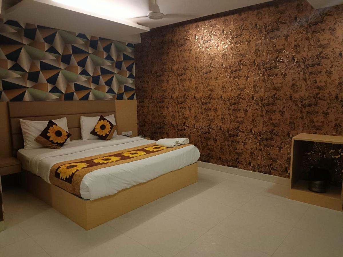 Hotel Ronit Royal Delhi Airport By D'Capitol Ню Делхи Екстериор снимка