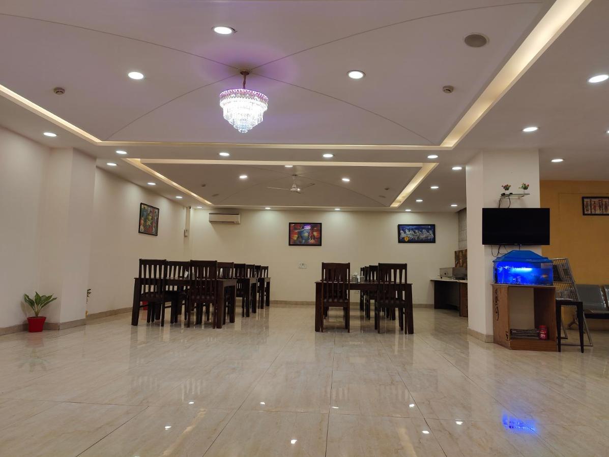 Hotel Ronit Royal Delhi Airport By D'Capitol Ню Делхи Екстериор снимка