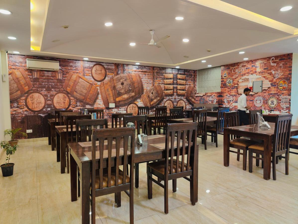 Hotel Ronit Royal Delhi Airport By D'Capitol Ню Делхи Екстериор снимка