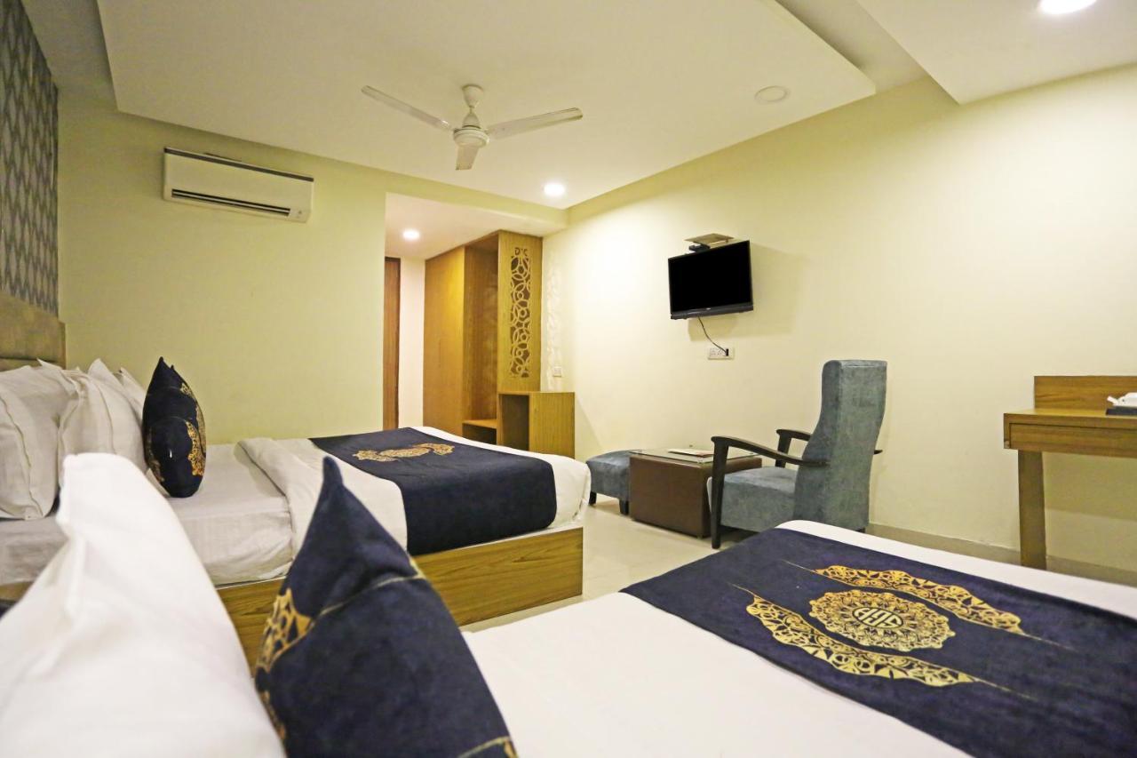 Hotel Ronit Royal Delhi Airport By D'Capitol Ню Делхи Екстериор снимка