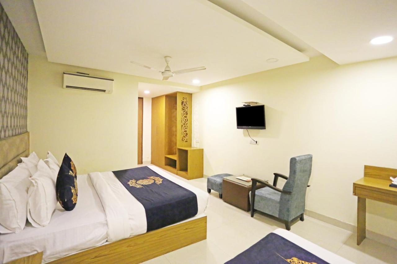 Hotel Ronit Royal Delhi Airport By D'Capitol Ню Делхи Екстериор снимка